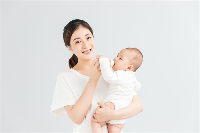 1654940092785668.jpg 攝圖網(wǎng)_500962209_母嬰媽媽給寶寶喂奶(企業(yè)商用).jpg