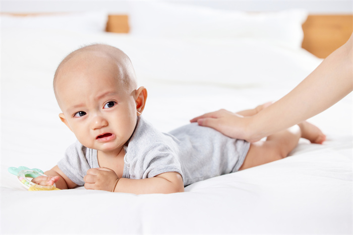 1655089365382162.jpg 攝圖網(wǎng)_501807028_媽媽安撫哭泣的嬰兒寶寶(企業(yè)商用).jpg