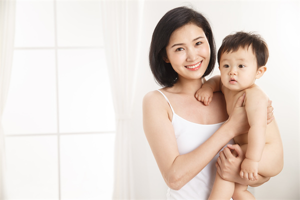 1656407850215455.jpg 攝圖網(wǎng)_501940983_快樂的媽媽和寶寶(企業(yè)商用).jpg