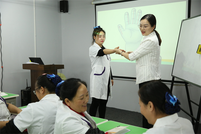 1658737526139186.jpg 培訓(xùn) (2).jpg